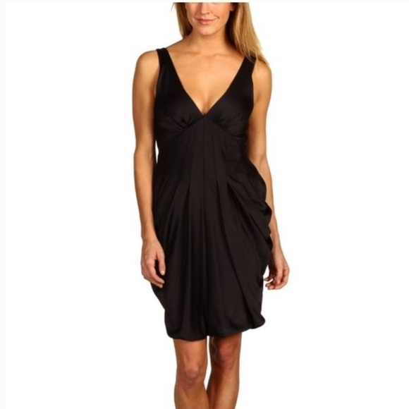 NWT BCBGMAXAZRIA BLACK PLEATED SLEEVELESS DRESS Size 12 - Picture 1 of 4
